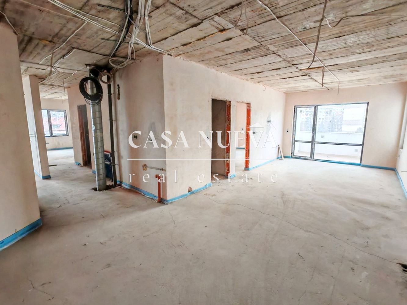 Продава 4-СТАЕН, гр. Перник, Изток