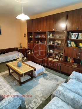 2 dormitoare Hristo Smirnensci, Plovdiv