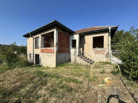 Продава  Къща, с. Надежден