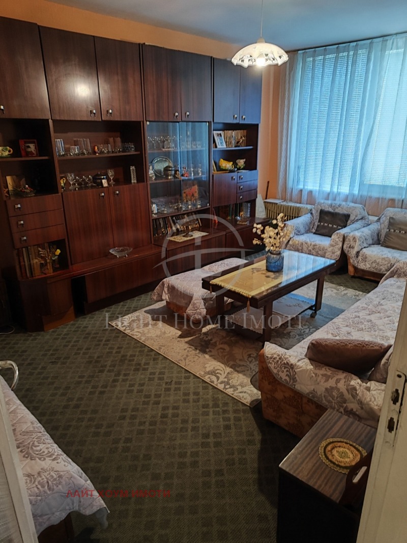Продава  3-стаен град Пловдив , Христо Смирненски , 84 кв.м | 17871127 - изображение [2]