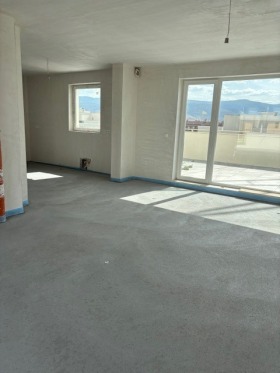 3+ slaapkamer Ostromila, Plovdiv