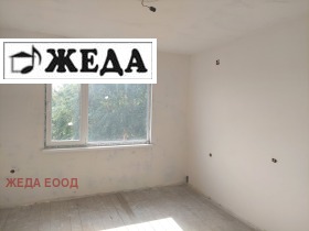 Етаж от къща гр. Левски, област Плевен 9