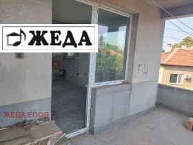 Етаж от къща гр. Левски, област Плевен 6