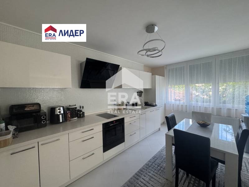 De vânzare  2 dormitoare Ruse , Țentâr , 91 mp | 47707769