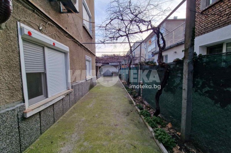 Продава  Къща град Пловдив , Кючук Париж , 181 кв.м | 33875651 - изображение [2]