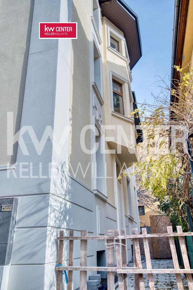 Продава КЪЩА, гр. София, Център, снимка 3 - Къщи - 53955939