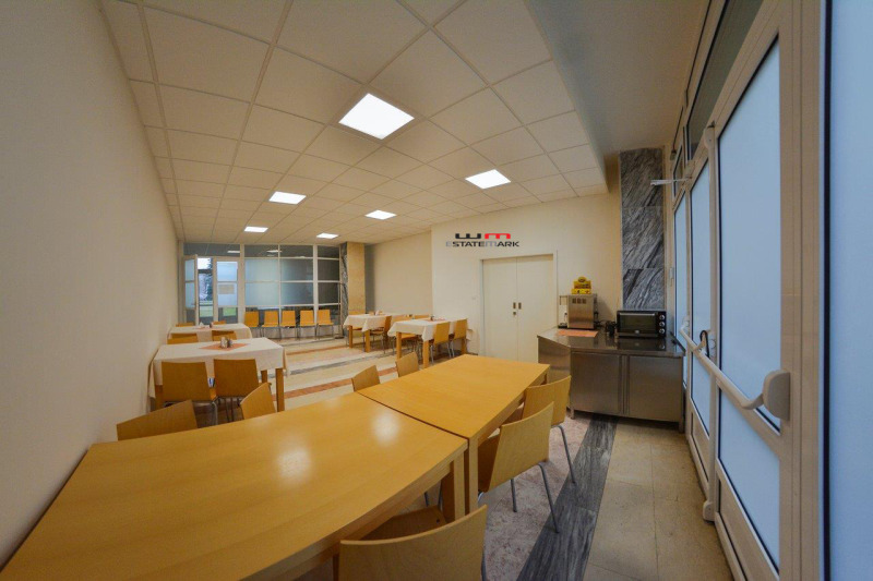 Продава ХОТЕЛ, град София, с. Яна • 880000 € / 1721130.40 лв. • 35390680 1