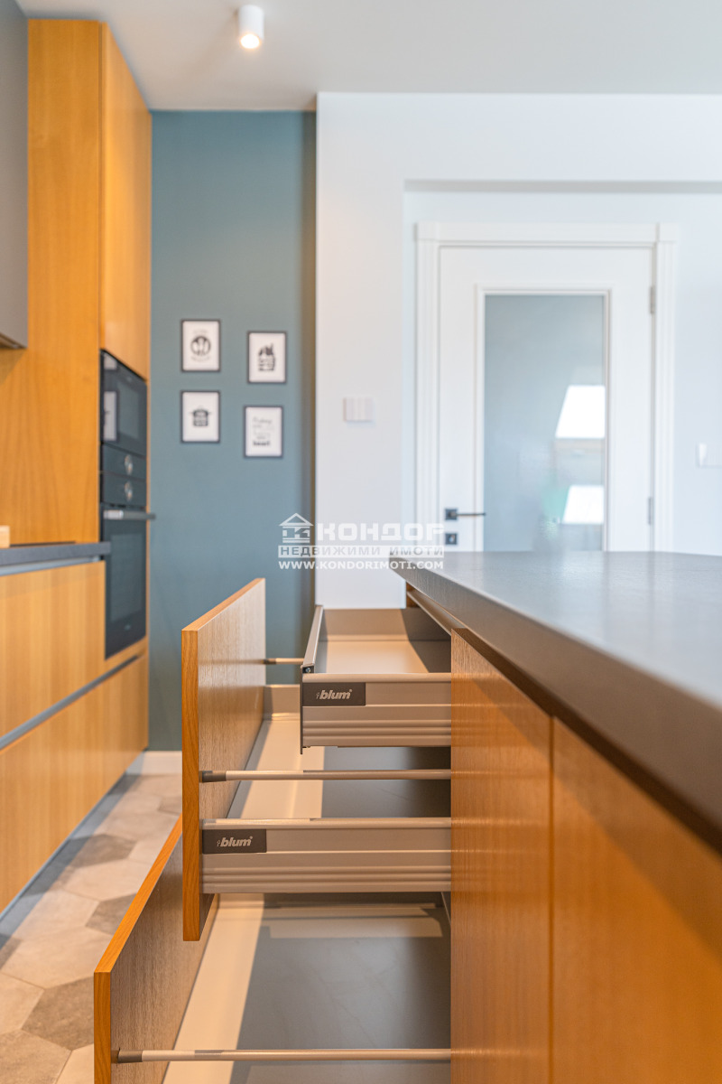 Продава  3-стаен град Пловдив , Въстанически , 160 кв.м | 58084031 - изображение [4]