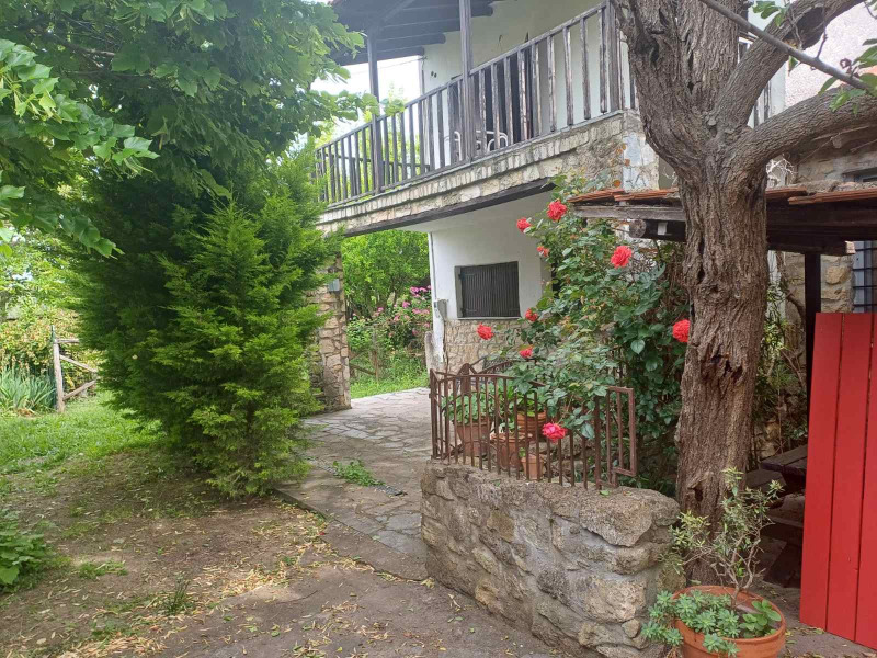 Продава КЪЩА, Извън страната, област Извън страната