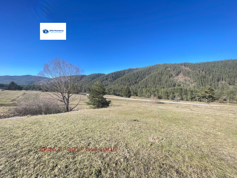 Продава ПАРЦЕЛ, с. Говедарци, област София област