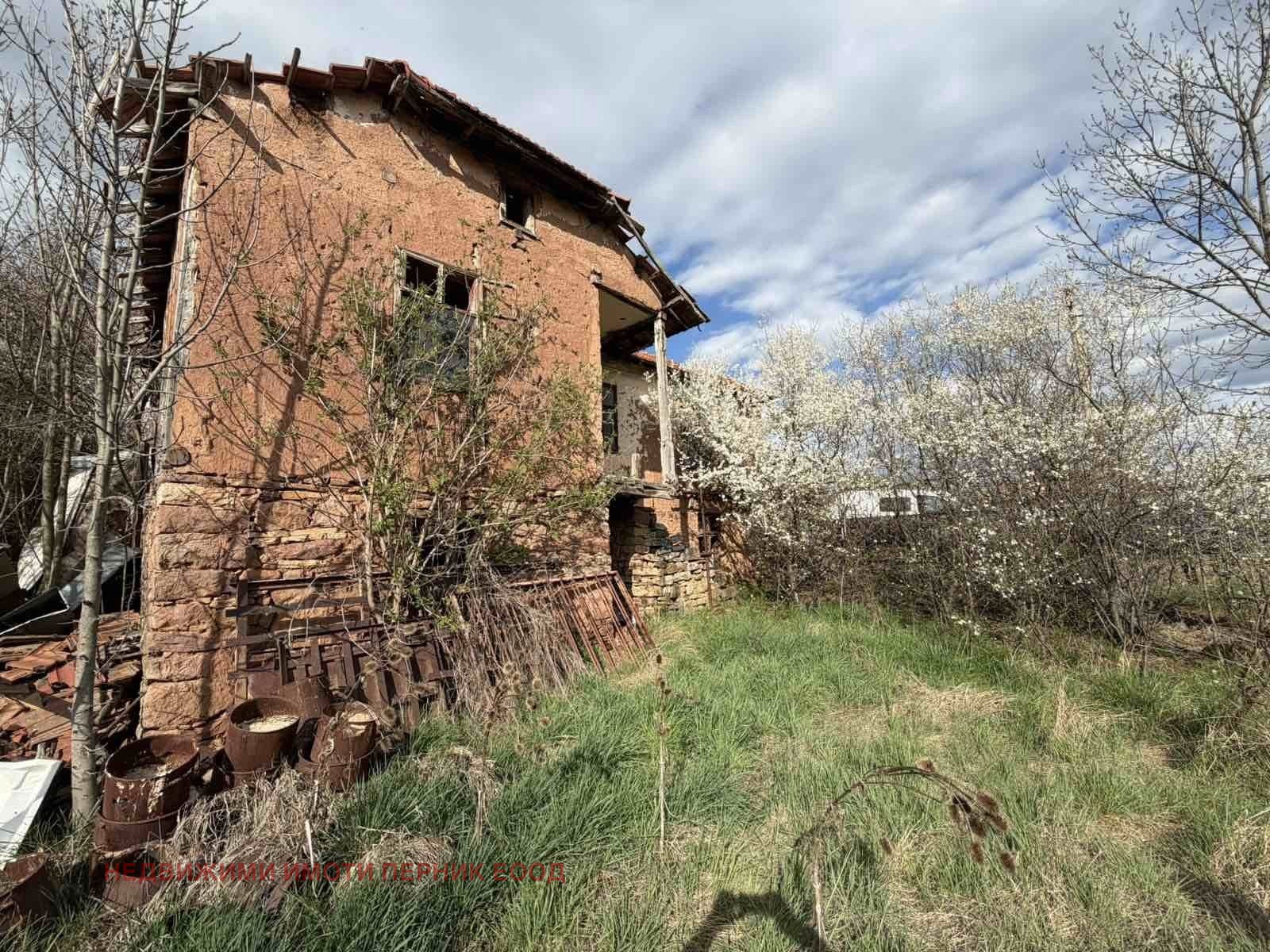 Продава КЪЩА, с. Садовик, област Перник, снимка 3 - Къщи - 54220607