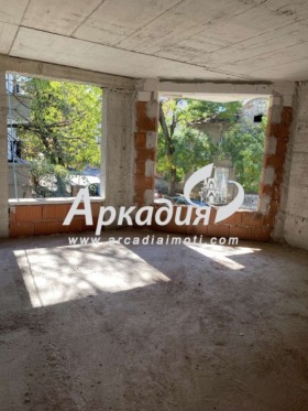 1 quarto Kiutchuk Parij, Plovdiv 2