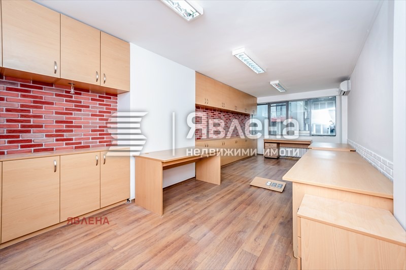 Te koop  Kantoor Sofia , Borovo , 282 m² | 48303251 - afbeelding [9]