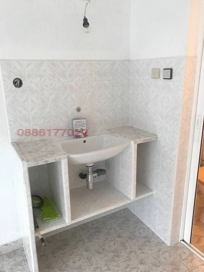 Продава ГАРАЖ, ПАРКОМЯСТО, гр. Разград, Варош, снимка 4 - Гаражи и паркоместа - 54137319