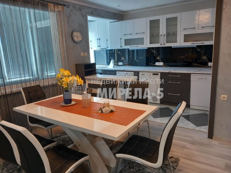 Продава 4-СТАЕН в град Русе, Хъшове - 120 кв.м / При запитване, МИРЕЛА 5
