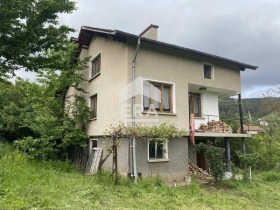 Hus Ogoya, region Sofia 3