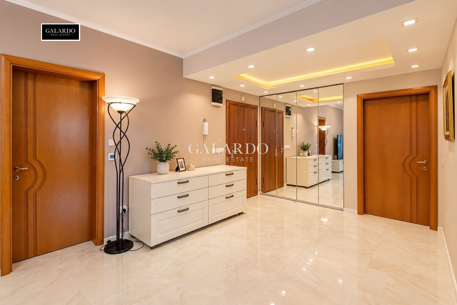 Продава 4-СТАЕН, гр. София, Витоша, снимка 4 - Апартаменти - 56182277