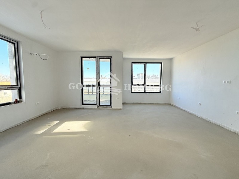 En venta  1 dormitorio Plovdiv , Jristo Smirnenski , 81 metros cuadrados | 92242489