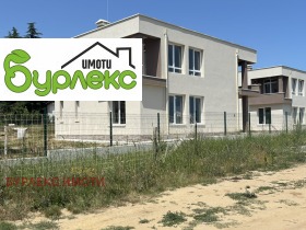 Будинок м-т Боровец - юг, Варна