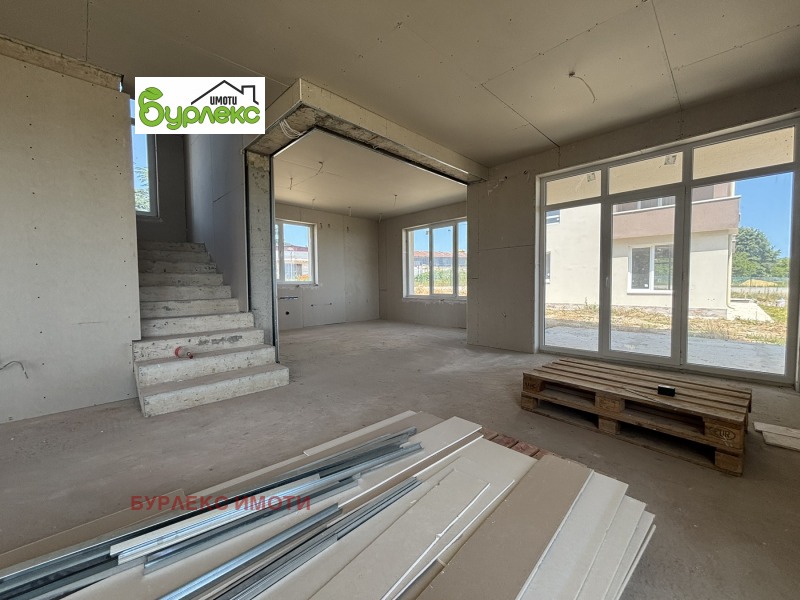 In vendita  Casa Varna , m-t Borovets - iug , 200 mq | 52665534 - Immagine [6]