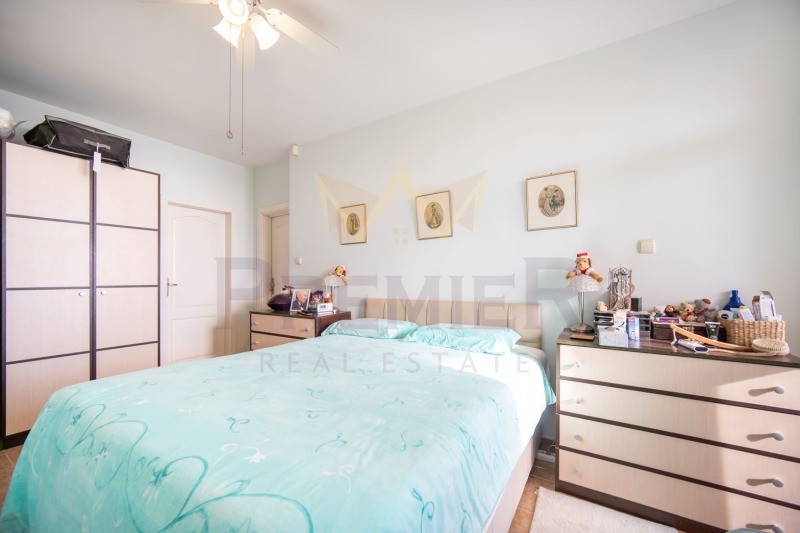 Продава КЪЩА, гр. Балчик, област Добрич, снимка 6 - Къщи - 52286573