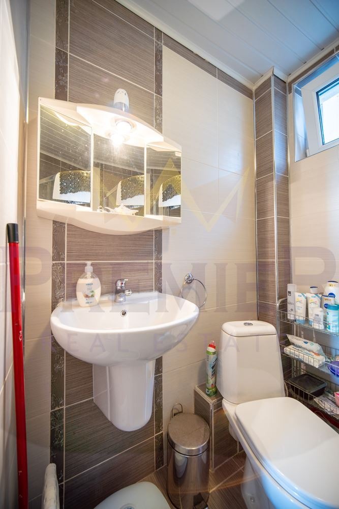 Продава КЪЩА, гр. Балчик, област Добрич, снимка 12 - Къщи - 52286573