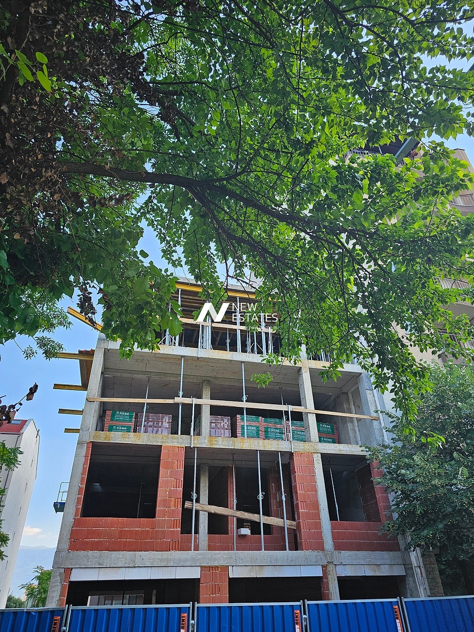 Продава МНОГОСТАЕН, гр. София, Банишора, снимка 2 - Апартаменти - 55376699