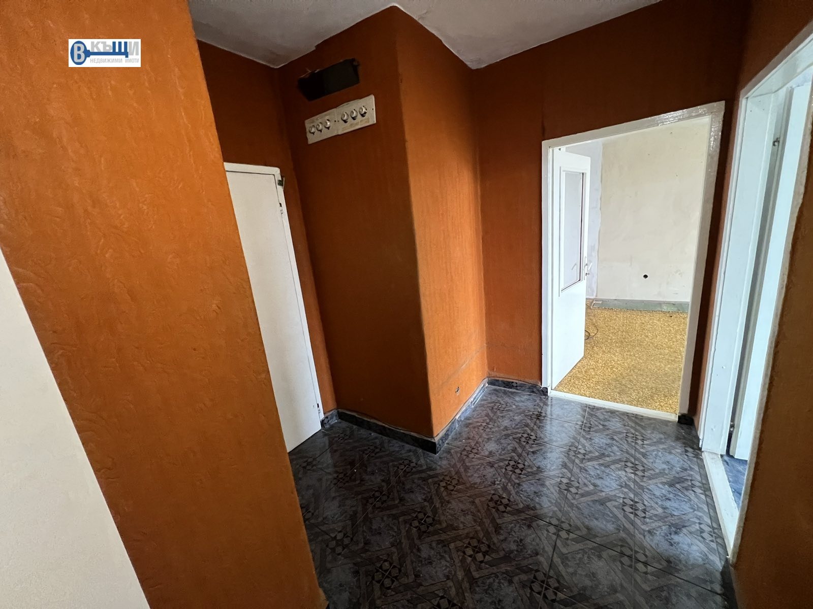 Продава 3-СТАЕН, гр. Велико Търново, Колю Фичето, снимка 4 - Апартаменти - 54108653