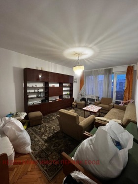 1 hálószoba Iztok, Pernik 3