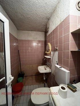 1 hálószoba Iztok, Pernik 5