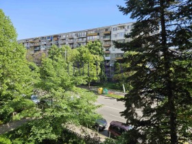 Продава 3-стаен град София Стрелбище - [1] 