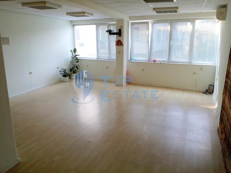 Продава  Офис, град Велико Търново, Център • 56 650 EUR • ID 39127629 — holmes.bg - [1] 