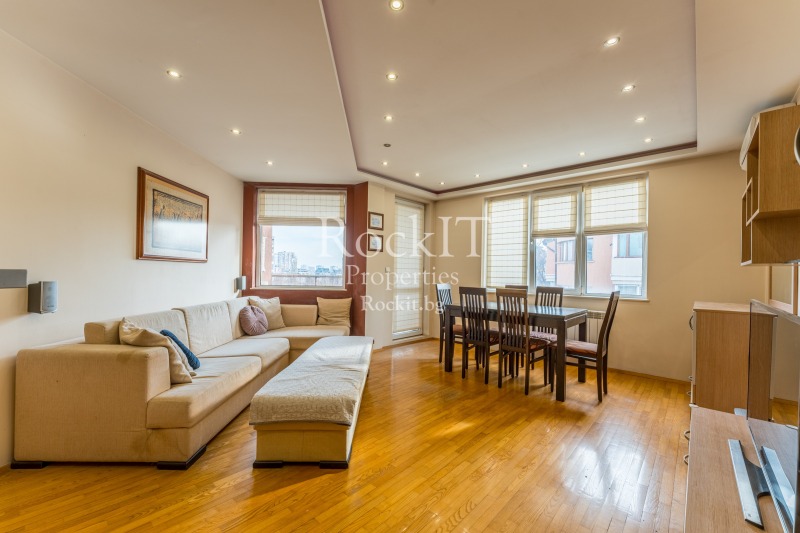 Продава 3-СТАЕН, гр. София, Бъкстон