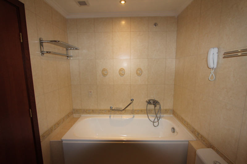 En venta  2 dormitorios región Blagoevgrad , Bansko , 134 metros cuadrados | 39618639 - imagen [13]
