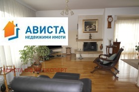 3 bedroom Iztok, Sofia 1