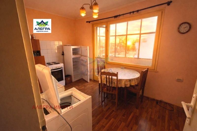 Продава 3-СТАЕН, гр. Пазарджик, Център