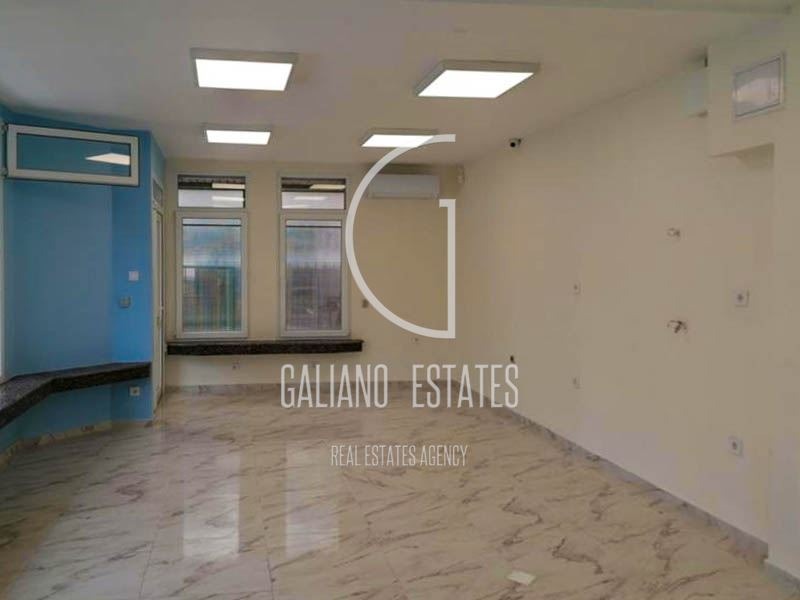 En venta  Oficina Sofia , Levski , 100 metros cuadrados | 62458267