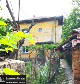 2 спаваће собе Алеи Вазраждане, Русе