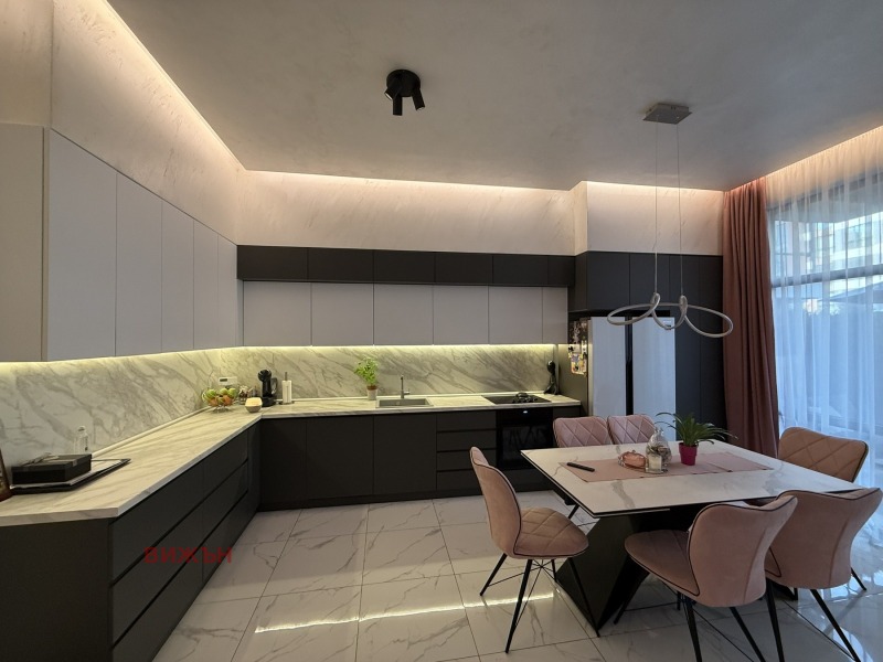 Продава  3-стаен град Перник , Изток , 132 кв.м | 35333865 - изображение [2]