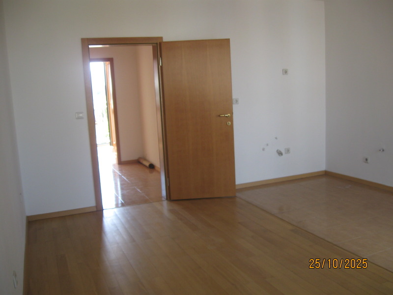 Продава 2-СТАЕН в град Пазарджик, Идеален център - 66 кв.м / 119 600 € » 233 917.27 лв., ЗЕМЕЛА
