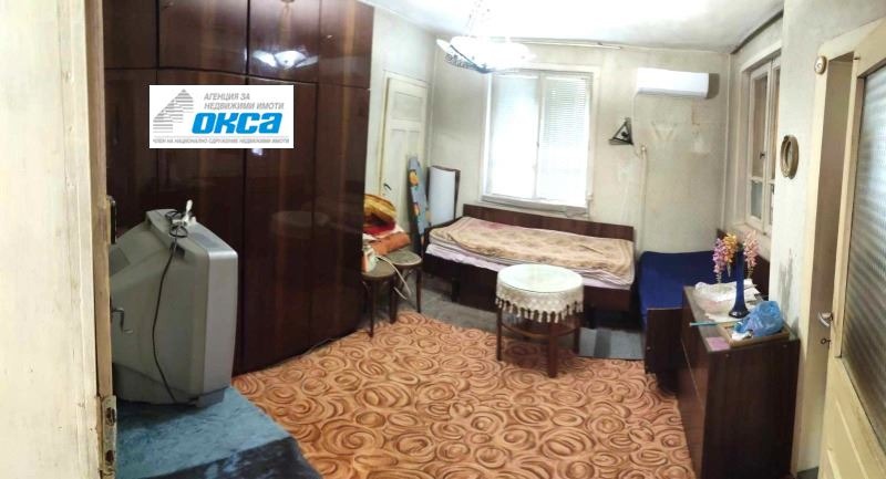 Продава ЕТАЖ ОТ КЪЩА, гр. Плевен, Широк център