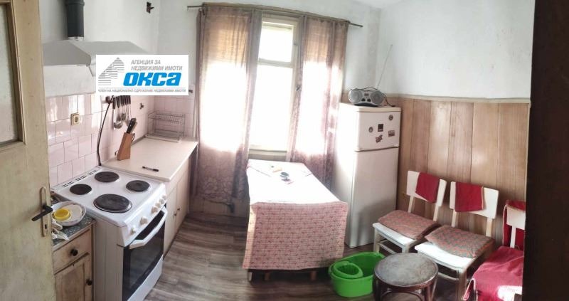 Продава ЕТАЖ ОТ КЪЩА, гр. Плевен, Широк център, снимка 3 - Етаж от къща - 54627197