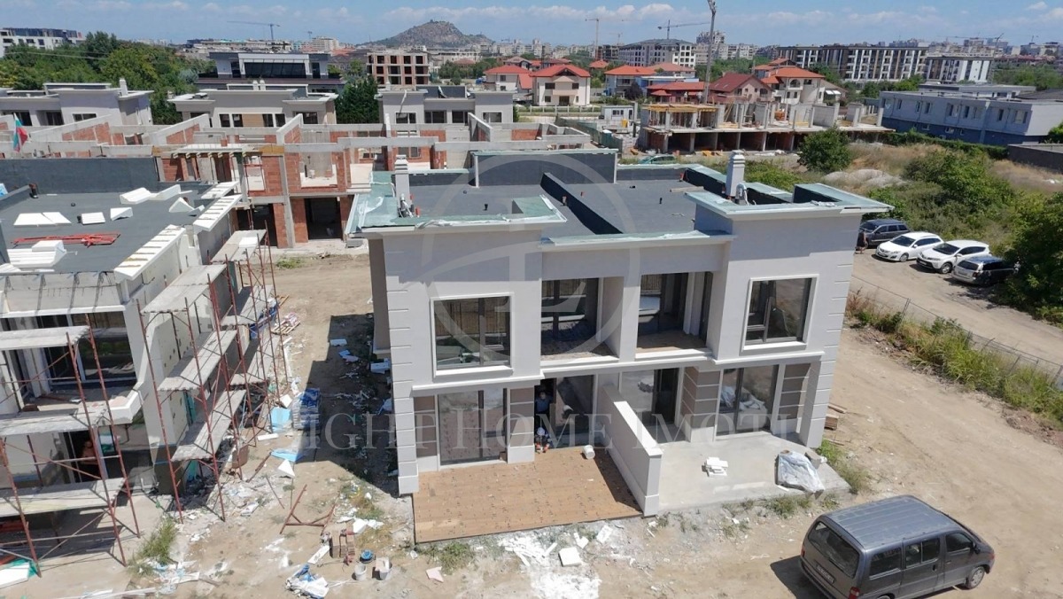 Продава КЪЩА, гр. Пловдив, Остромила, снимка 3 - Къщи - 52040602