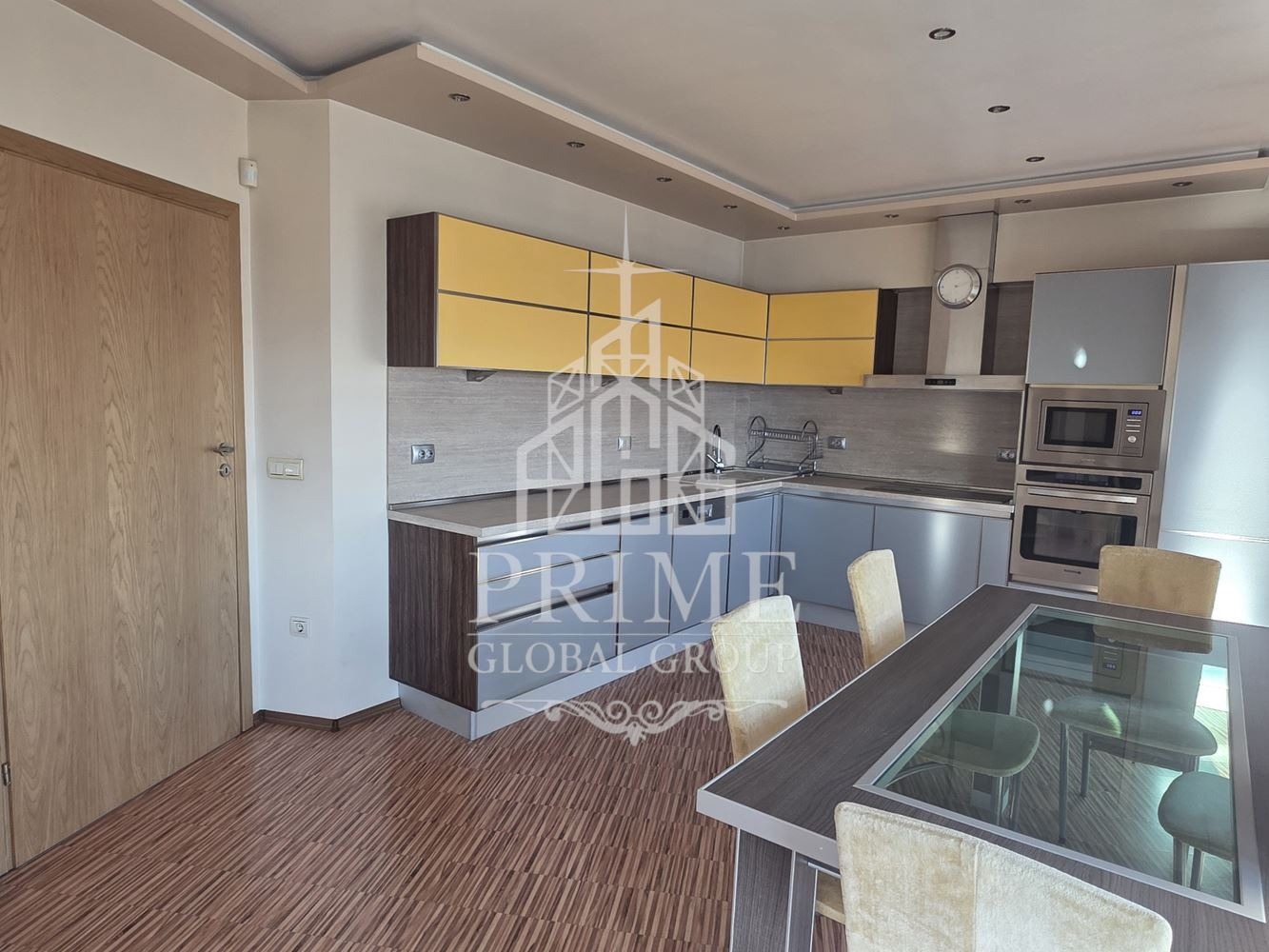 Продава 4-СТАЕН, гр. Варна, Погреби