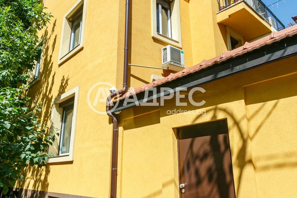 Продава КЪЩА, гр. София, Медицинска академия