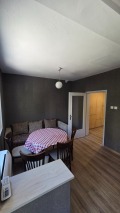 Продава 4-СТАЕН, гр. Добрич, Център, снимка 2