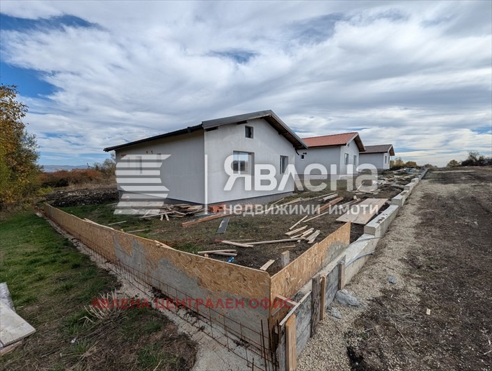 Продава КЪЩА, с. Хераково, област София област, снимка 2 - Къщи - 56218510