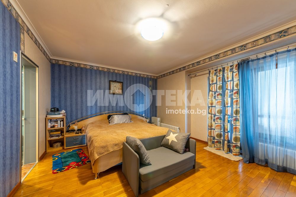Продава МНОГОСТАЕН, гр. Варна, Бриз, снимка 2 - Апартаменти - 55130110