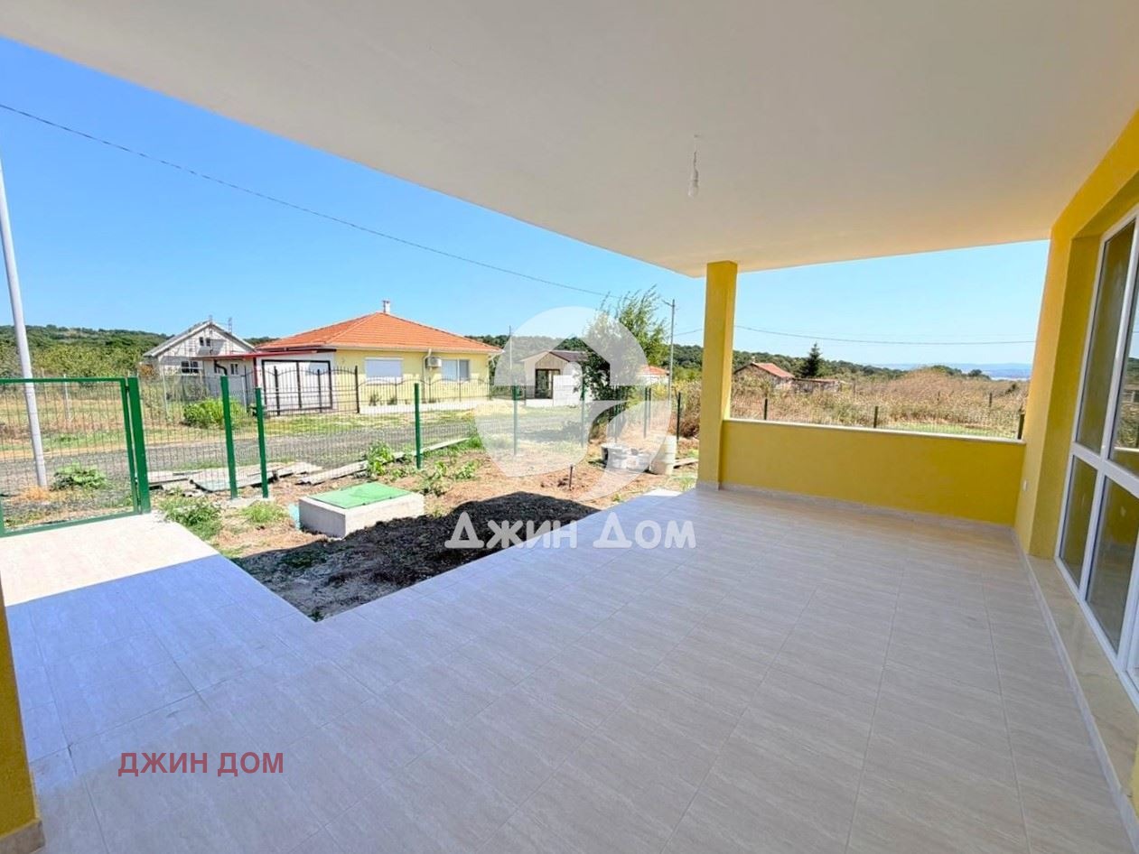 Продава КЪЩА, с. Черни връх, област Бургас, снимка 2 - Къщи - 56185220