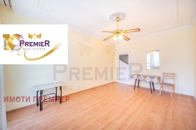 2 Schlafzimmer Mladost 1, Warna